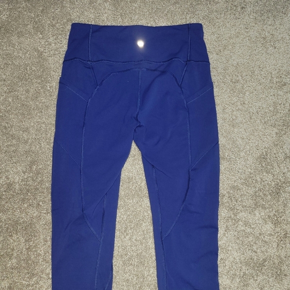 Lulu Lemon Cropped Legging - Picture 1 of 3